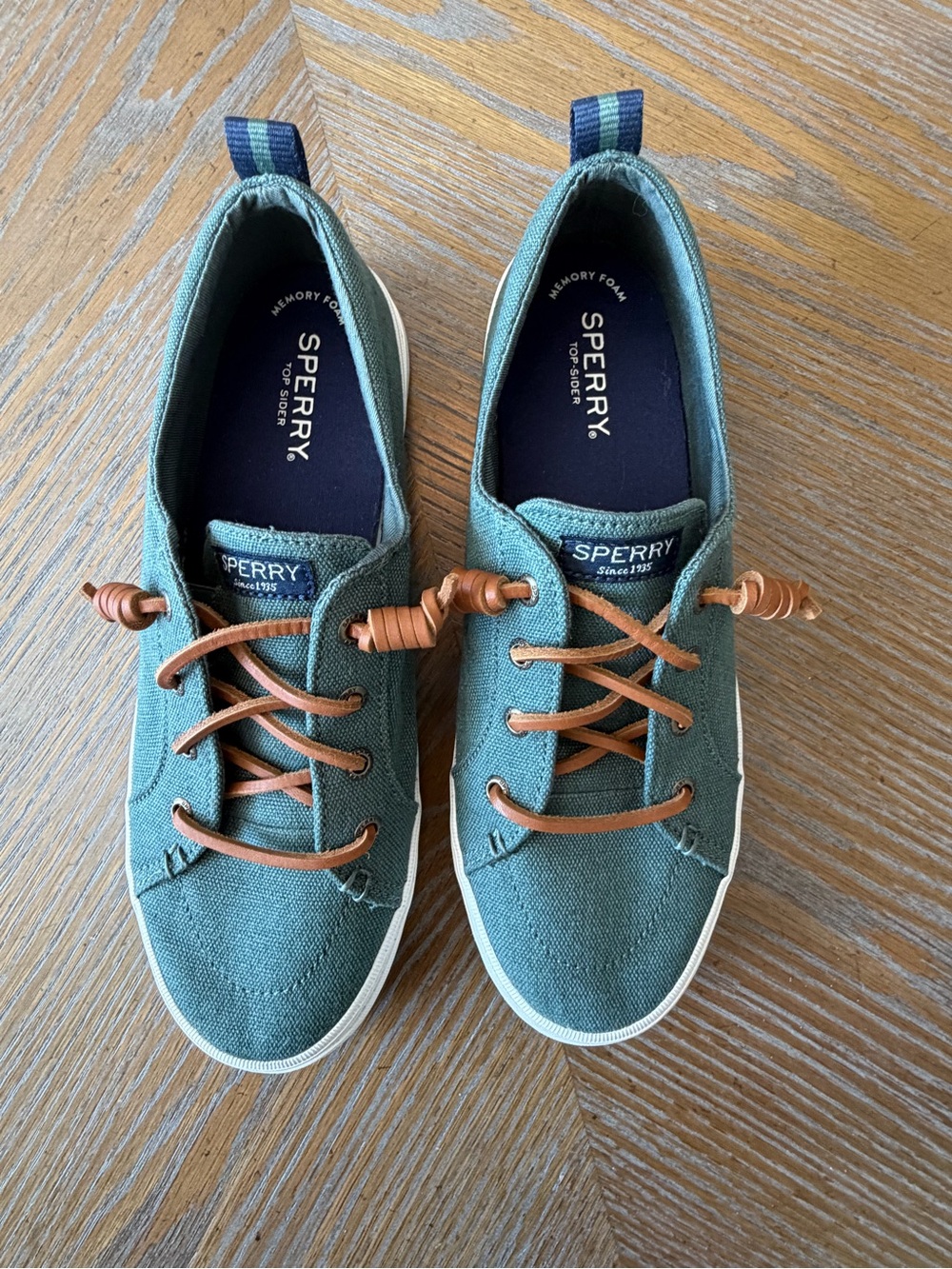 Sperry Top-Sider Women’s 8.5 Green Canvas Boat Sneakers Leather Laces STS84550